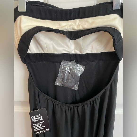 ๐ Express dress, black & white, size two (2) - Picture 4 of 7